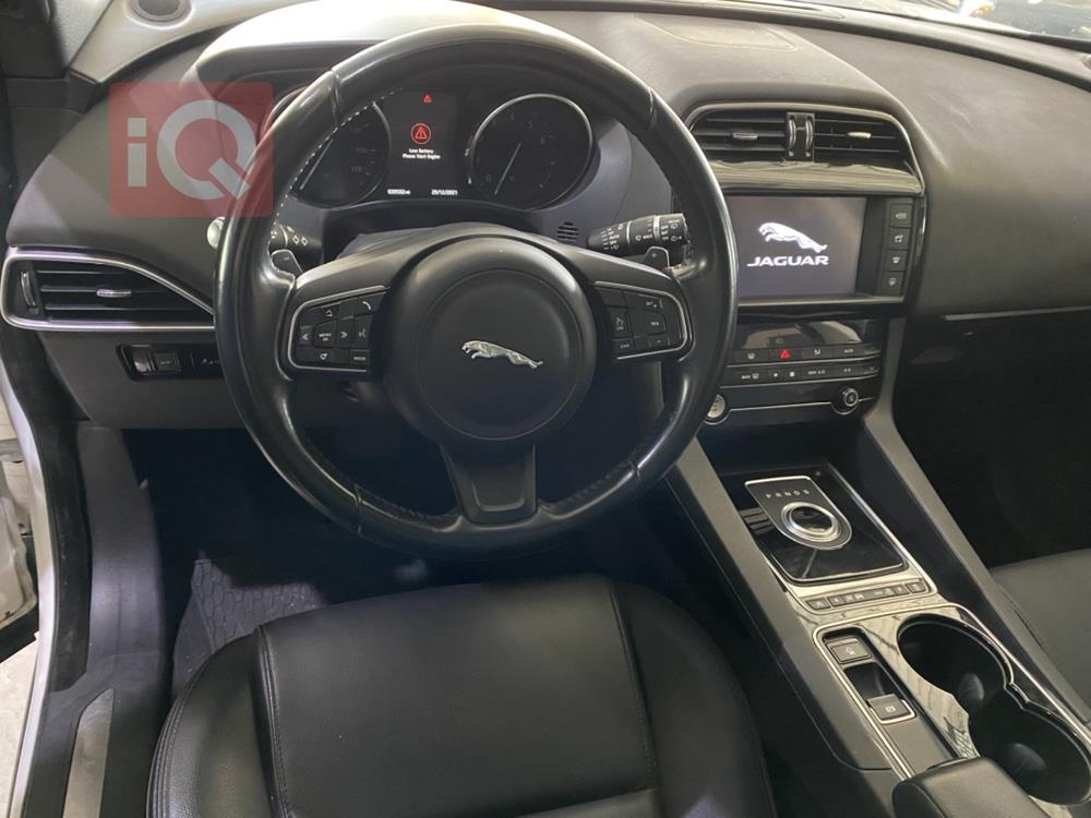 جاگوار F-Pace